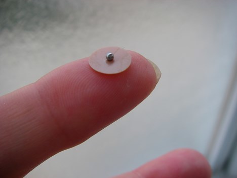 刺さない美容鍼