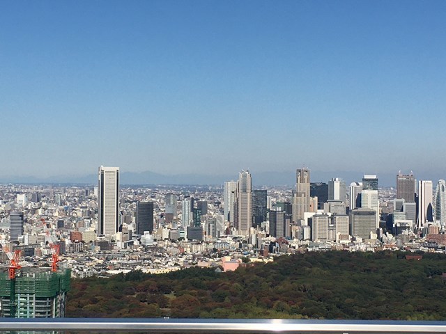 渋谷スカイから新宿方面を見る